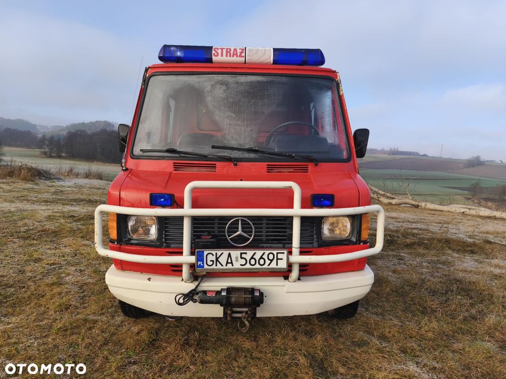 Mercedes-Benz 207 D - 3