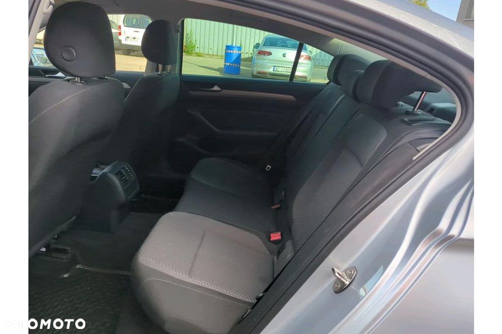 Volkswagen Passat 2.0 TDI EVO Essence - 11