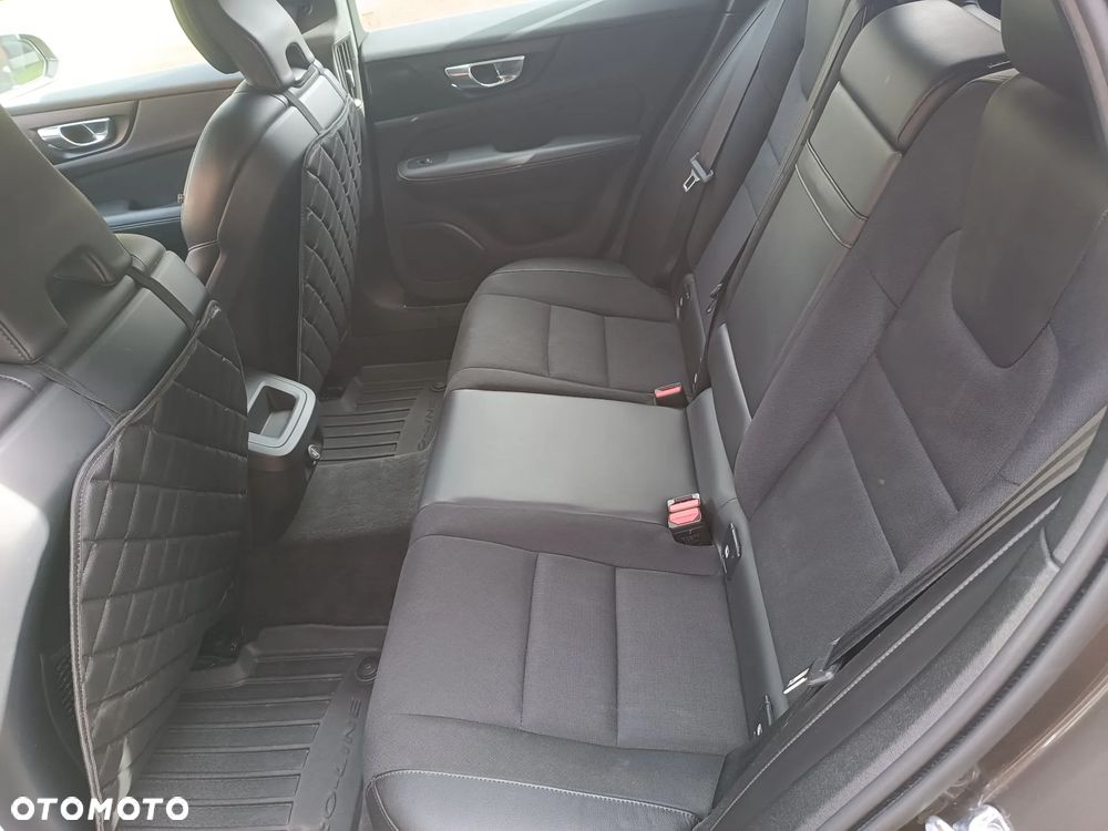 Volvo V60 D3 Drive-E Momentum - 24