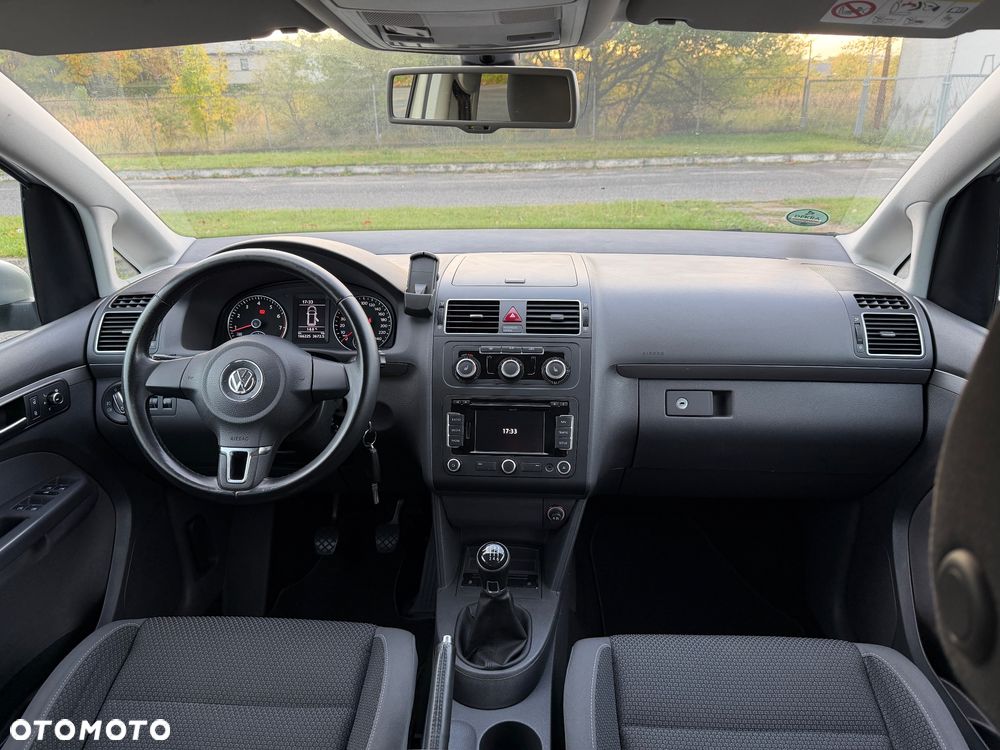 Volkswagen Touran - 9