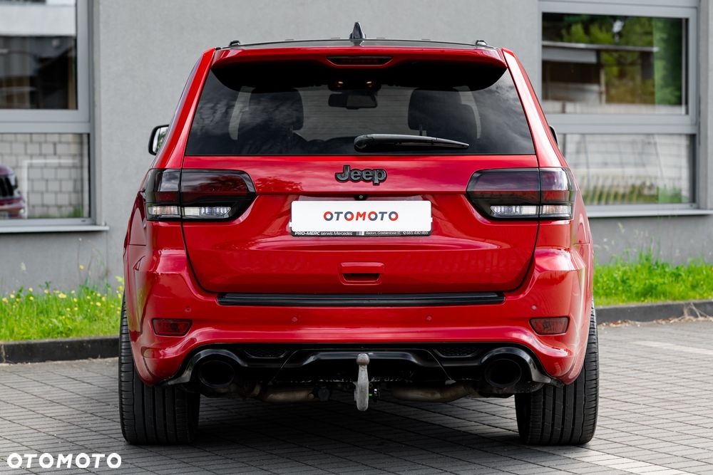 Jeep Grand Cherokee SRT8 - 8