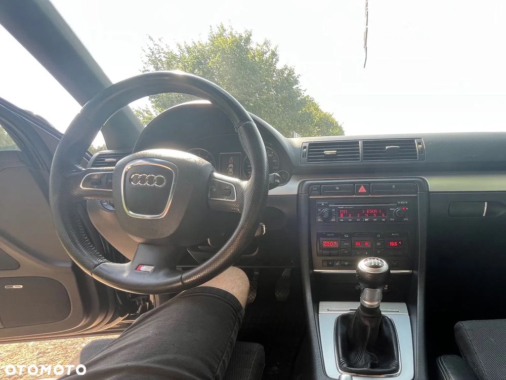 Audi A4 Limousine - 20