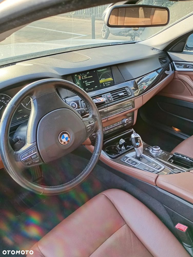 BMW Seria 5 528i xDrive Sport-Aut Luxury Line - 8
