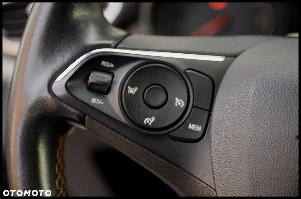 Opel Crossland X - 8