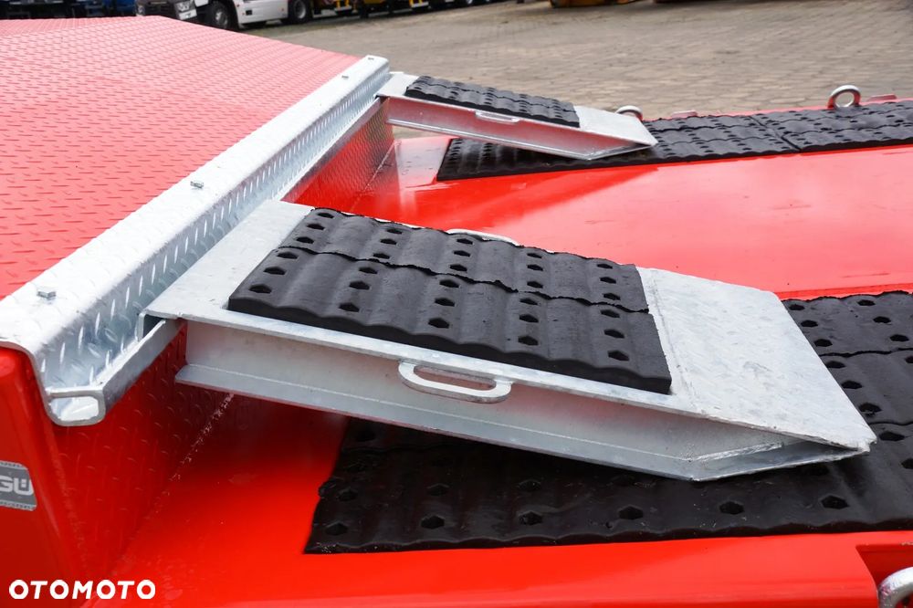 Inny 3 OSIOWA NISKOPODWOZIOWA Z TWARDYM POKŁADEM! NAJAZDY HYDRAULICZNE, OŚ SKRĘTNA - OŚ PODNOSZONA - 21