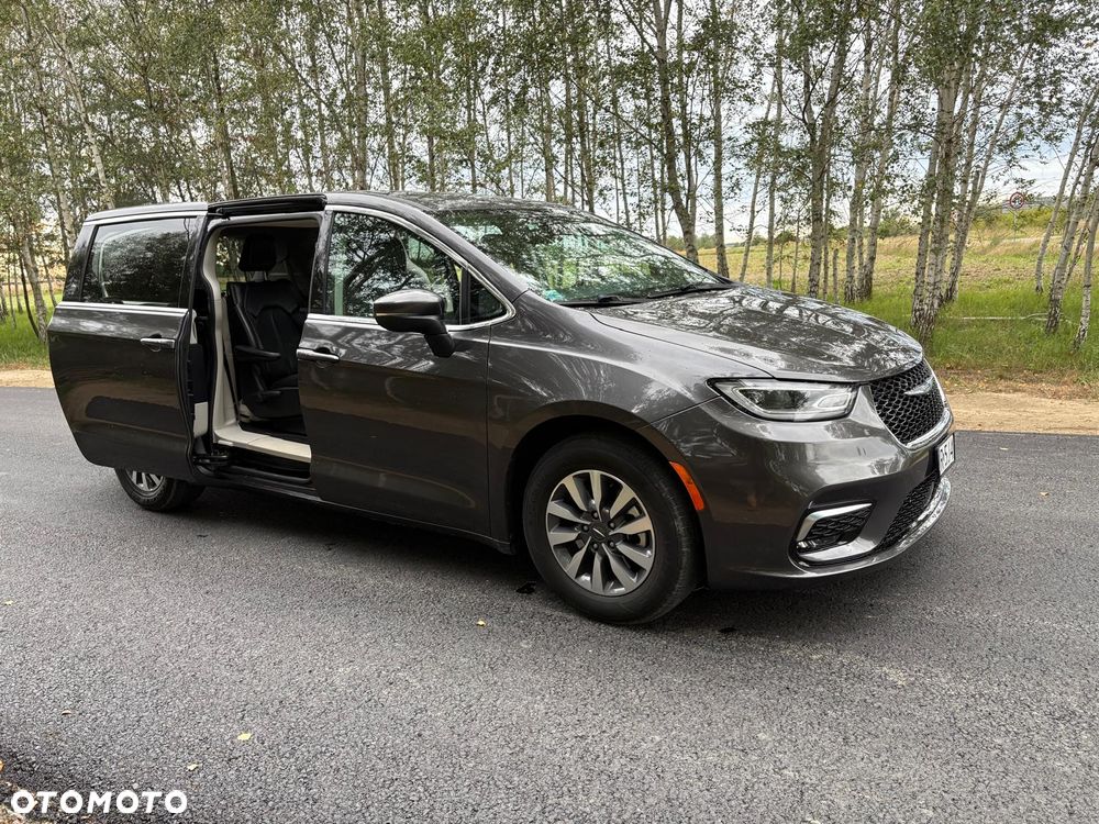 Chrysler Pacifica - 17