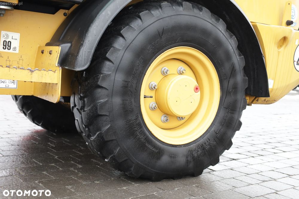 Caterpillar CAT 906M - 21