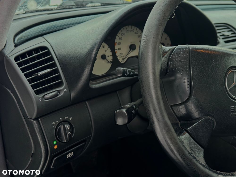 Mercedes-Benz CLK 320 - 11