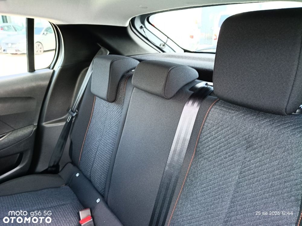 Peugeot 208 - 10