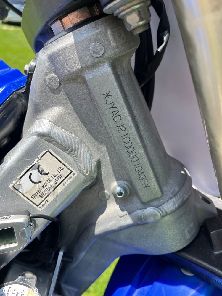 Yamaha YZF - 19