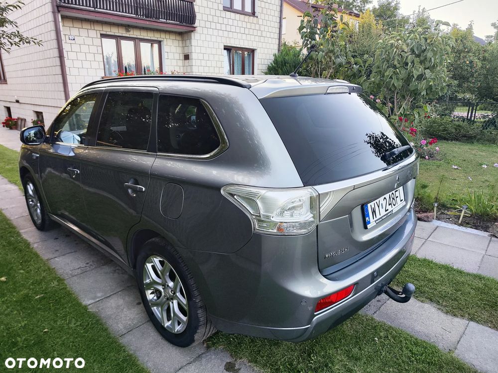 Mitsubishi Outlander - 3