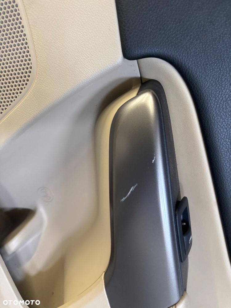 JEEP CHEROKEE KL LIFT 2019- BOCZEK PRAWY TYLNY BEŻOWY - 9