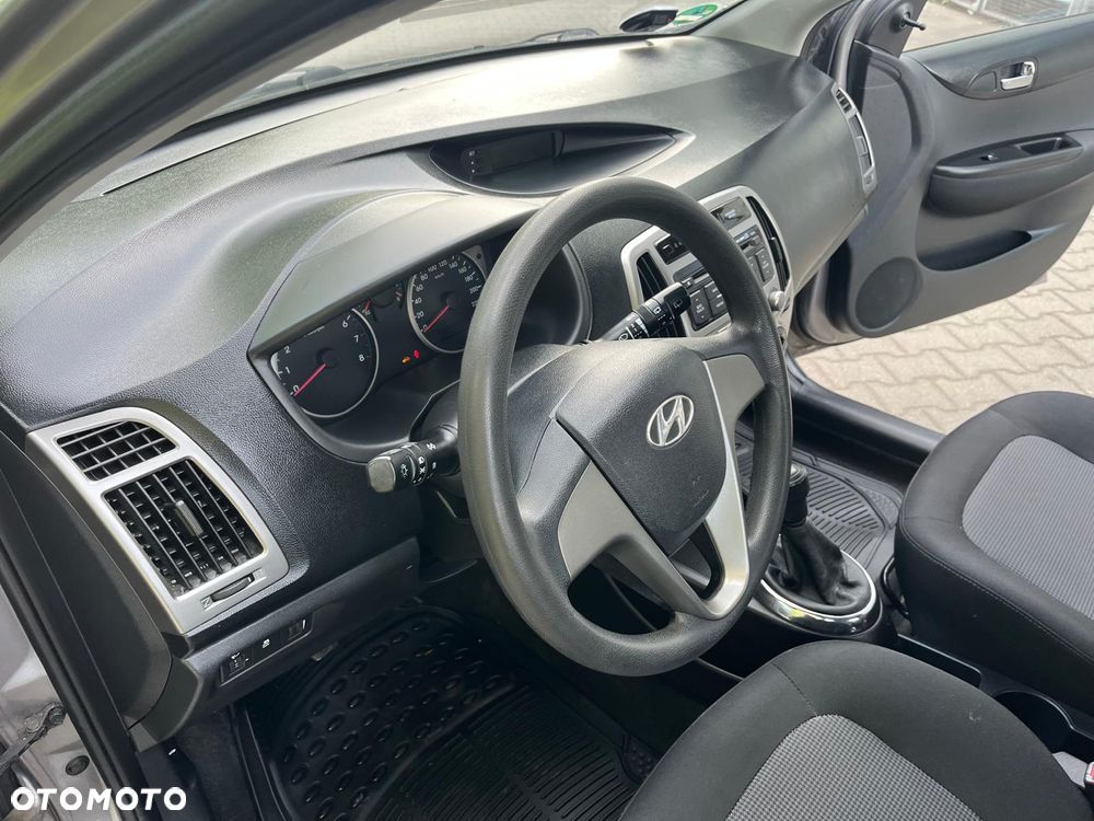 Hyundai i20 1.25 Comfort - 11