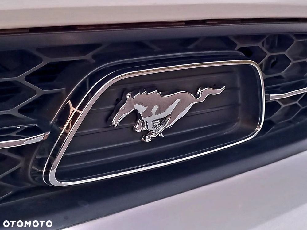 Ford Mustang 3.7 V6 Premium - 24