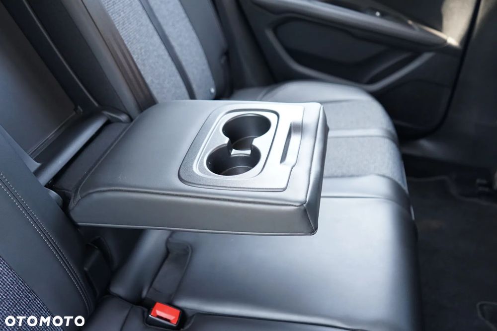 Peugeot 3008 PureTech 130 Stop & Start GPF EAT8 Allure Business-Paket - 31
