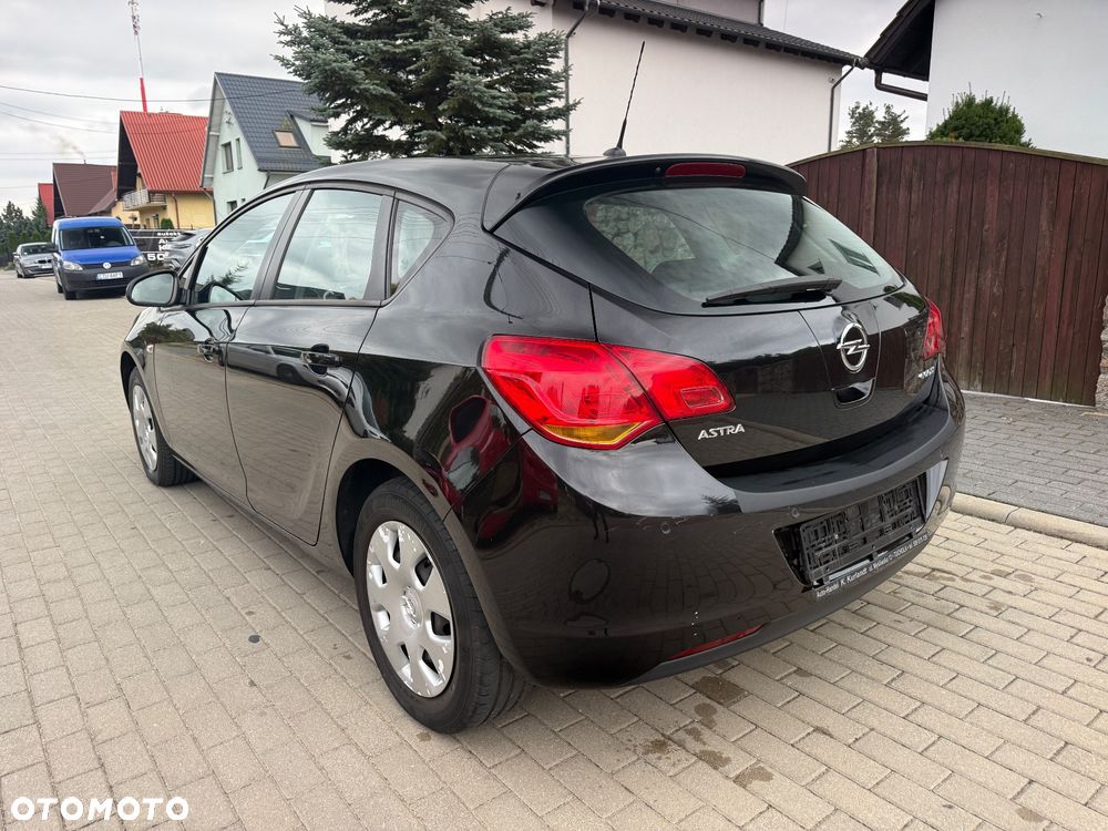Opel Astra - 4