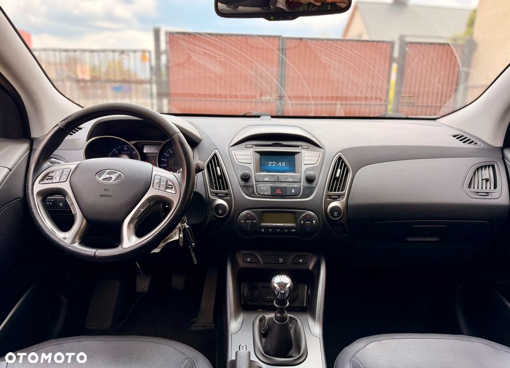 Hyundai ix35 1.7 CRDi 2WD blue Finale Gold - 14