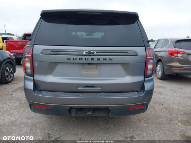 Chevrolet Suburban - 9