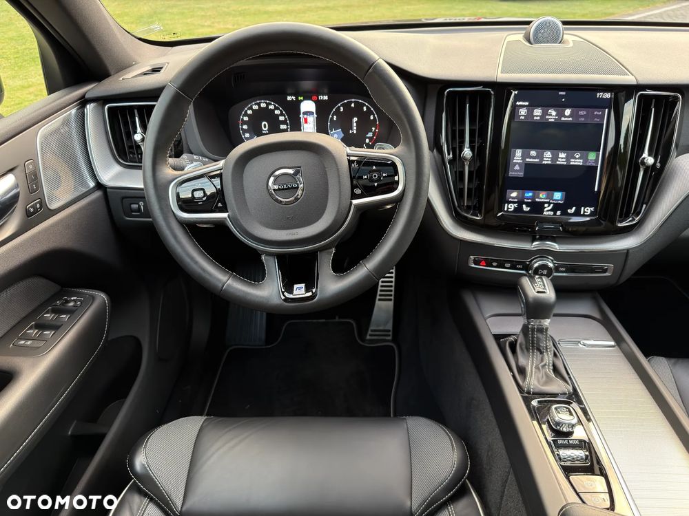 Volvo XC 60 T6 AWD Geartronic RDesign - 28