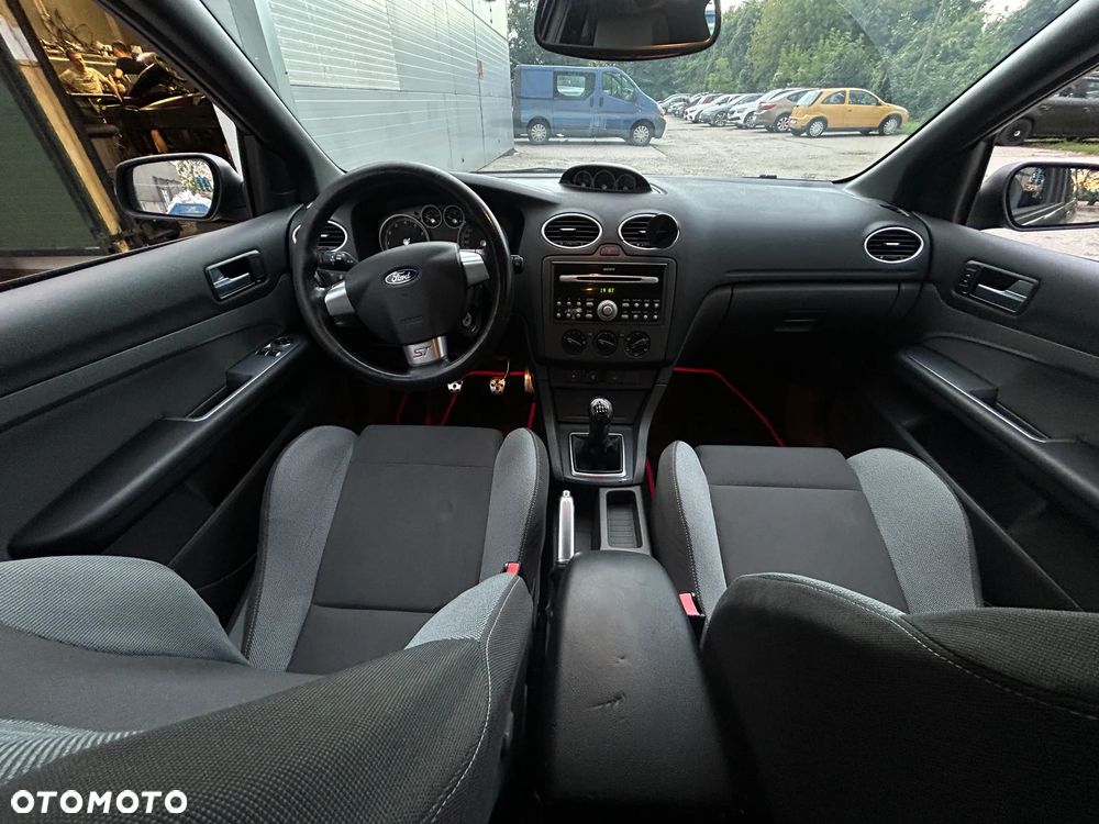 Ford Focus ST - 17