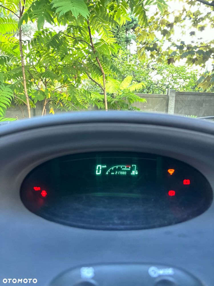 Toyota Yaris - 17