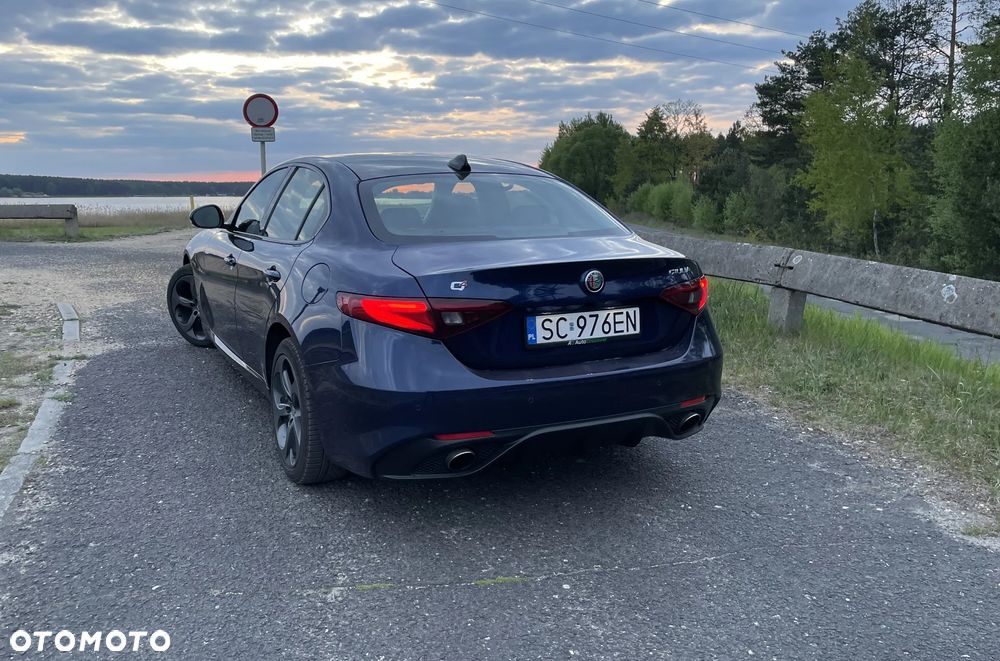 Alfa Romeo Giulia 2.0 Turbo 16V AT8-Q4 Veloce - 9