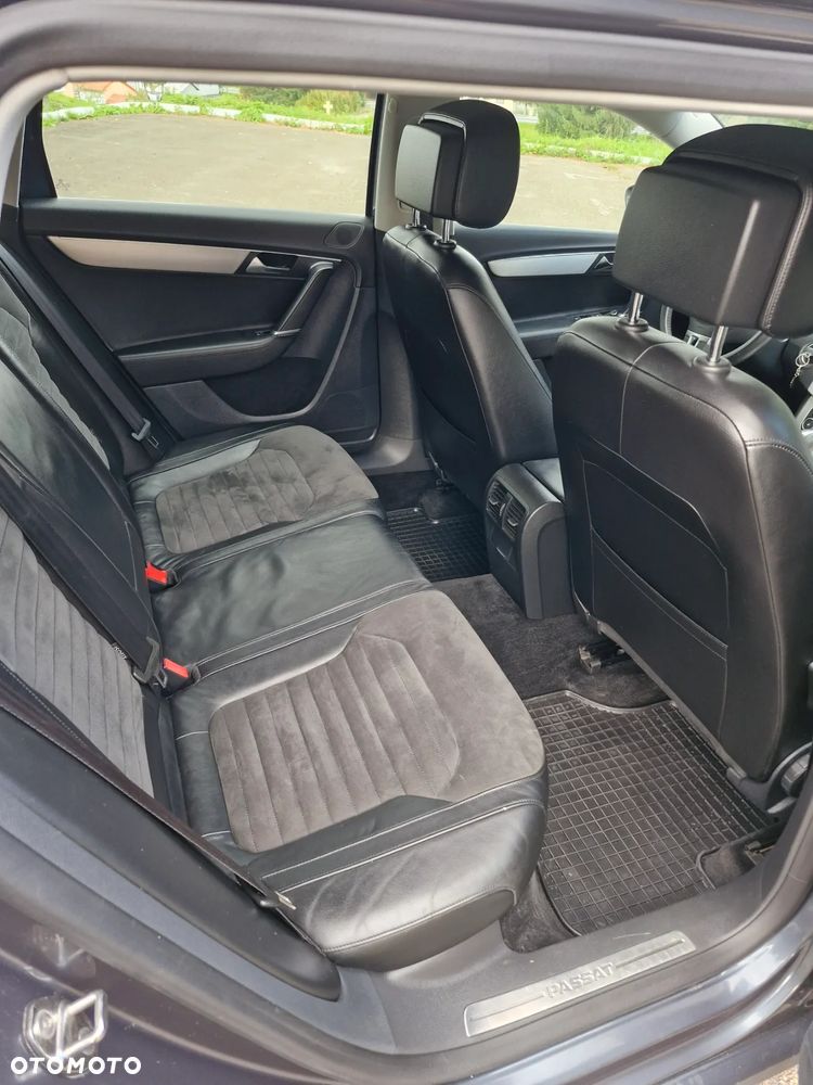Volkswagen Passat Variant 2.0 TDI DSG BlueMotion Technology Highline - 23