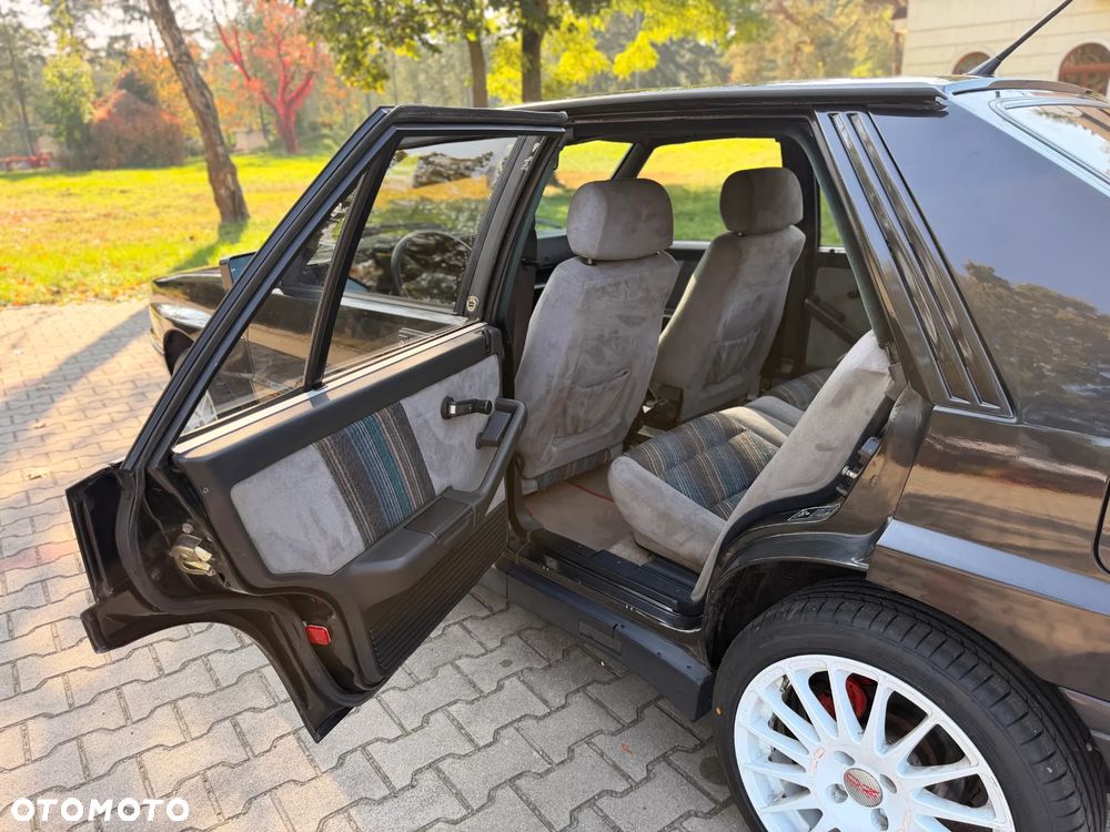 Lancia Delta 2000 HF Integrale 16V - 34