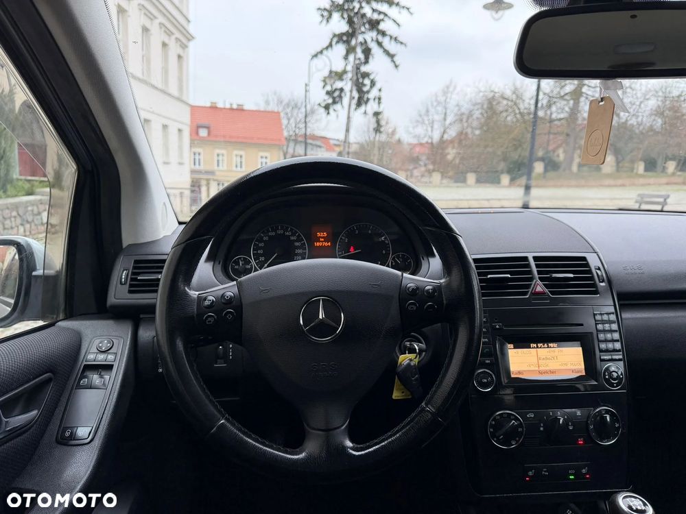 Mercedes-Benz Klasa A 150 BlueEFFICIENCY Elegance - 38