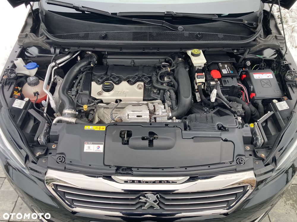 Peugeot 308 1.6 e-THP GT S&S - 26