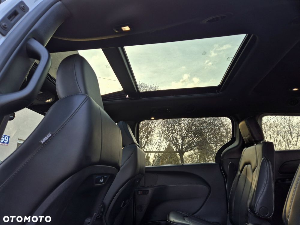 Chrysler Pacifica - 22