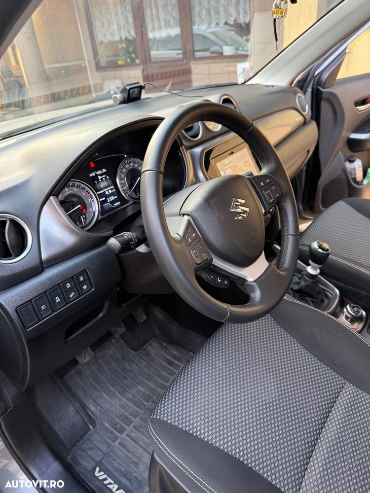 Suzuki Vitara 1.4 Boosterjet AllGrip MHEV Spirit - 10