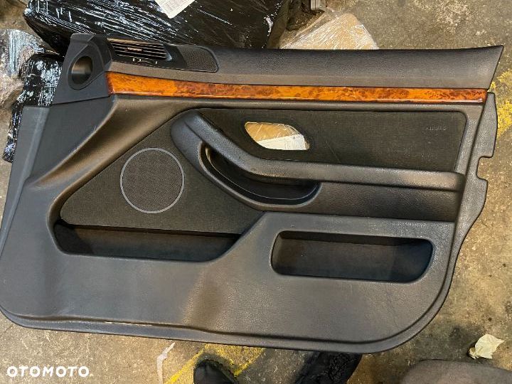 Boczek drzwi przedni prawy welur Bmw e39 przedlift