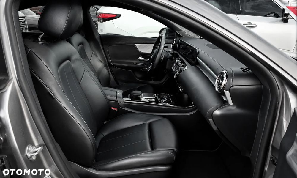 Mercedes-Benz CLA 250 4-Matic 7G-DCT - 11