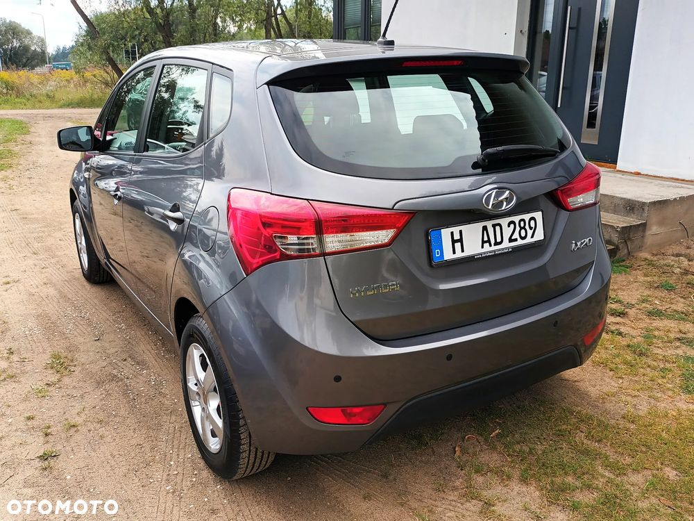 Hyundai ix20 1.4 Premium - 19