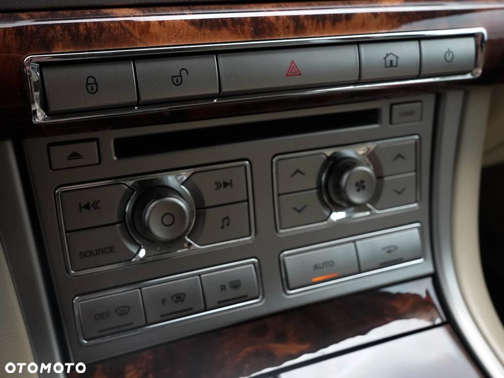 Jaguar XF - 31