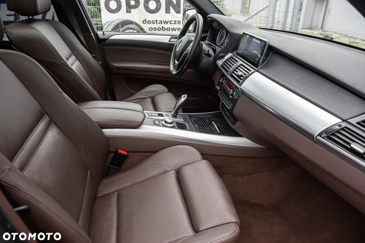 BMW X5 4.8i xDrive - 30