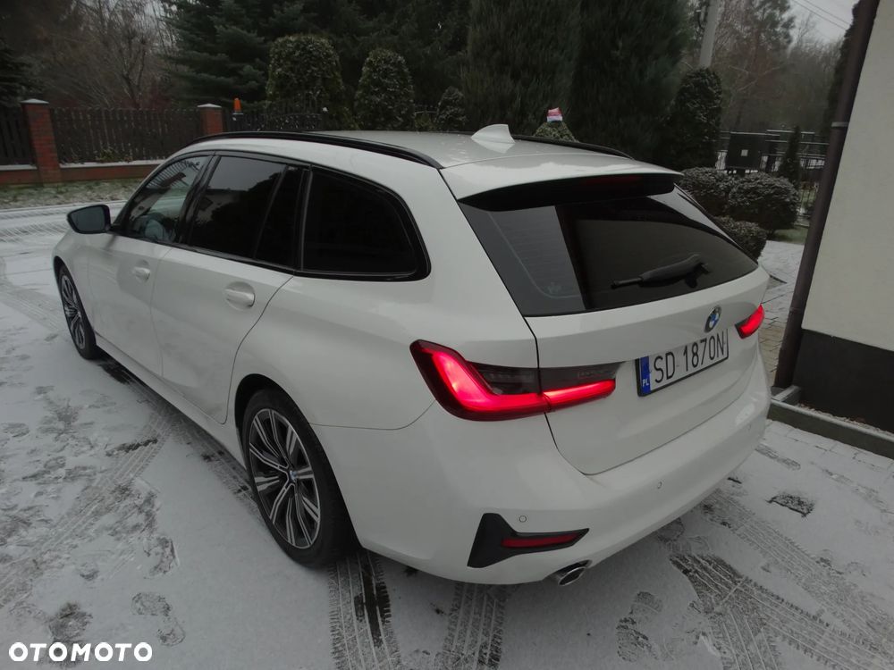 BMW Seria 3 318d Edition M Sport Shadow - 11