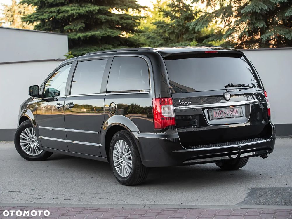 Lancia Voyager - 9