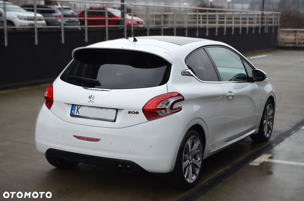 Peugeot 208 - 40
