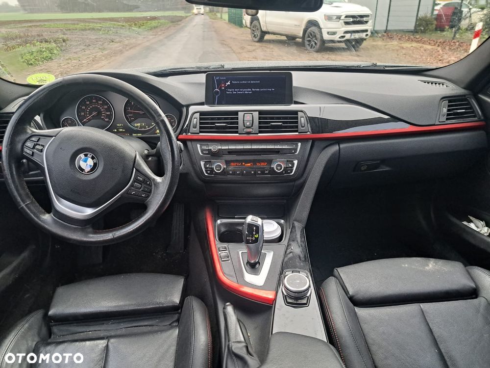 BMW Seria 3 328i xDrive - 15