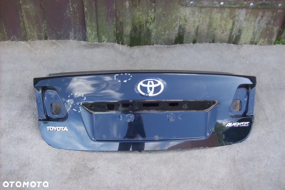 tylna klapa toyota avensis t-27 - 1