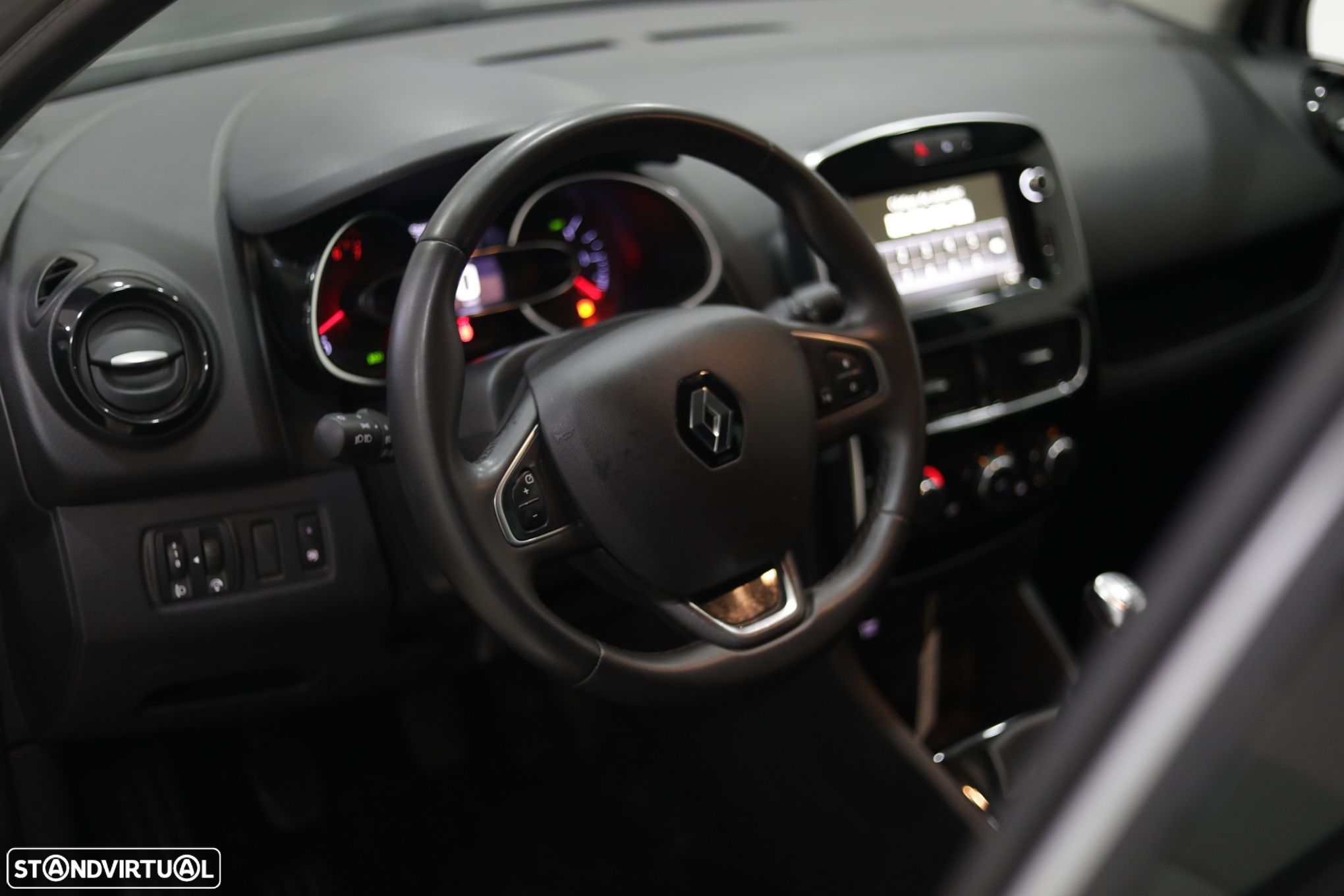 Renault Clio 0.9 TCe Limited Bi-Fuel - 9