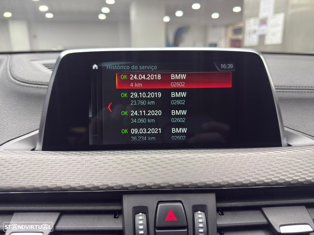 BMW X2 18 d xDrive Auto Pack 50 anos M - 28