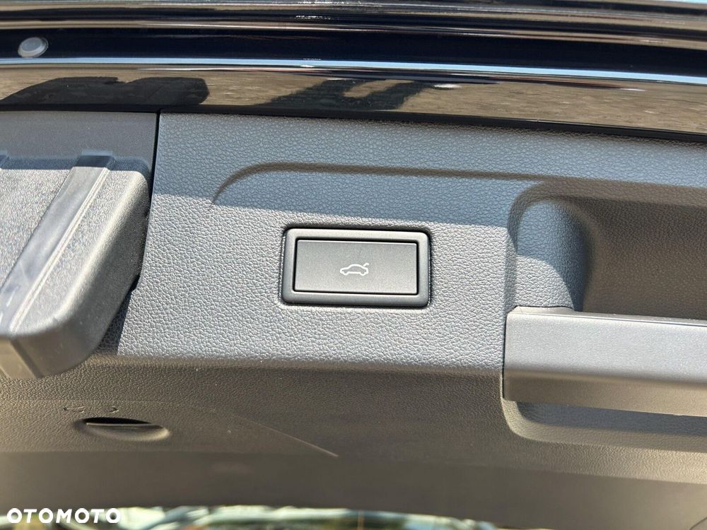 Volkswagen Touran - 32
