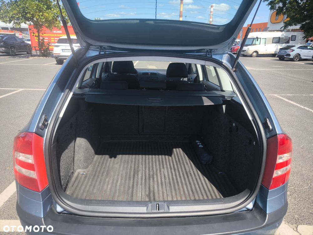 Skoda Octavia 1.6 Elegance - 21