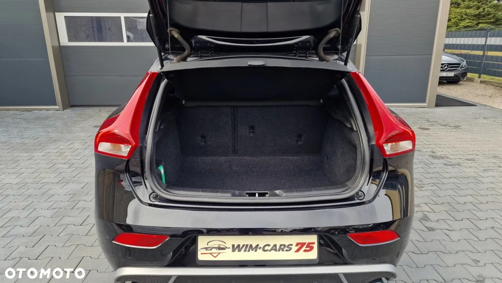 Volvo V40 T3 Geartronic RDesign - 16