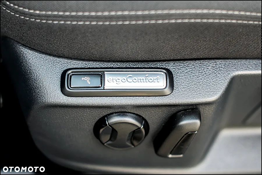 Volkswagen Passat - 35