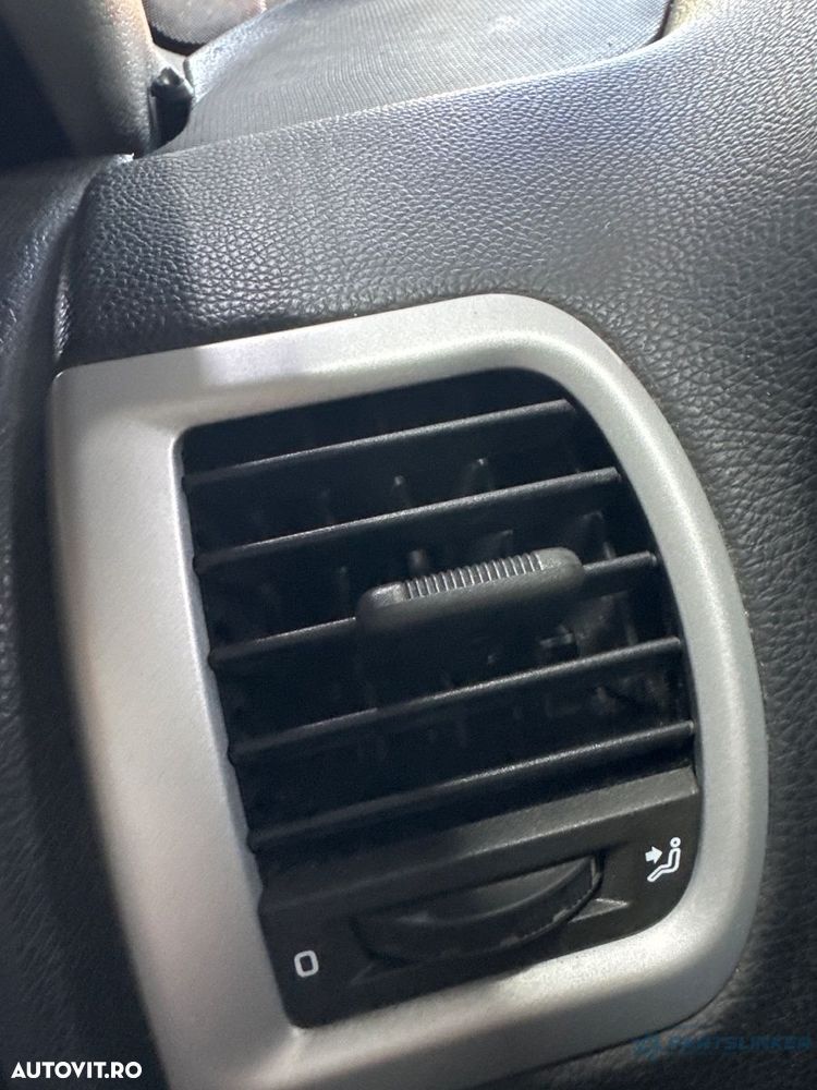 Grila de ventilatie laterala panou de bord stanga SKODA FABIA II 542 2006 - 2014  5J0819701C - 2