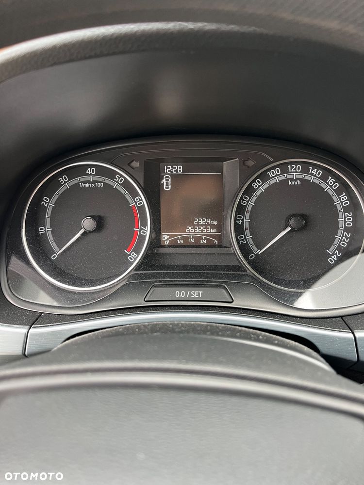 Skoda Fabia - 8